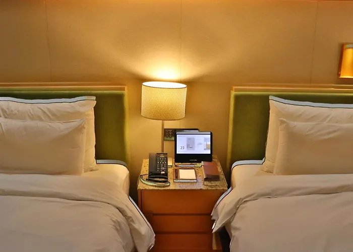 Baymond Hotel