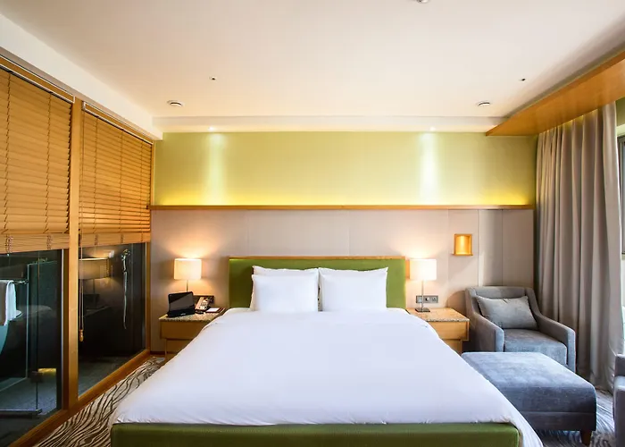 Hotel Baymond
