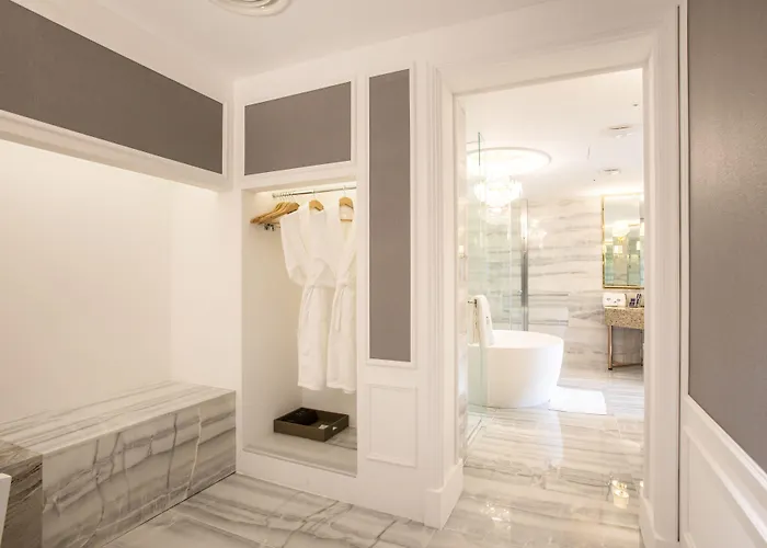 Baymond 4*