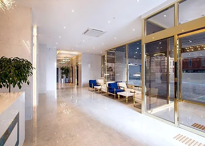 Baymond Hotel 4*